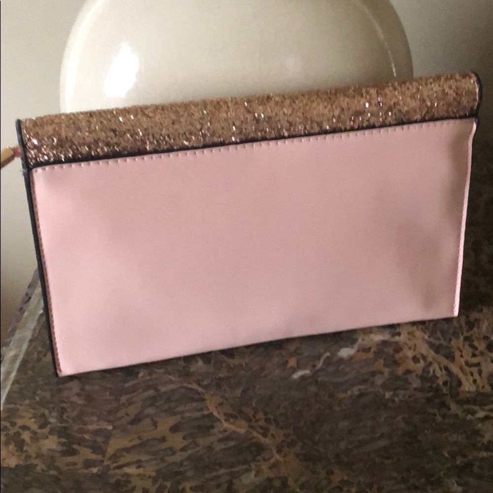 Beautiful Clutch/crossbody purse - Picture 5 of 5